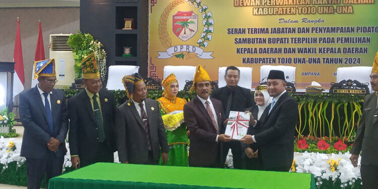 Paripurna-Sertijab Bupati Terpilih Touna. Gubernur Sulteng Tekankan Sinergitas dan Kolaborasi Pemerintahan Dalam Membangun Daerah.