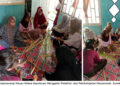 PKBM MOMPOSAANGI PATUJU WAKEP Gelar Pelatihan Menganyam Ketupat Tradisional Dipopolii, Jumat (18/12/2025).