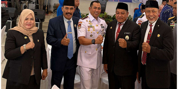 Wakil Bupati Tojo Una-Una, Hj. Surya, S.Sos., M.Si., hadiri Upacara Serah Terima Jabatan Komandan Pangkalan TNI AL (Danlanal) Palu, Kamis (22/1/2026).