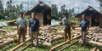 Kepala Desa Patingko, Irwan Kui bersama salah satu Keluarga Penerima Manfaat (KPM), Selasa (20/1/2026).