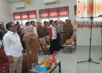 Wakil Bupati Tojo Una-Una, Hj. Surya, S.Sos., M.Si., menghadiri acara Sertijab TNKT yang digelar di Aula Kantor Balai TNKT, Senin (12/1/2026).