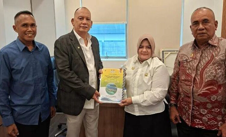 Audiensi Anggota Komisi VIII DPR RI Fraksi PDI Perjuangan, Matindas J. Rumambi, S.Sos., Wabub Hj. Surya, S.Sos., M.Si., Ketua Komisi I DPRD Tojo Una-Una Zainal Muluk Lapangandong, S.H., Kadinsos Touna, Darmawan Suaib di Gedung DPR RI, Senayan, Jakarta, Rabu (28/1/2026).