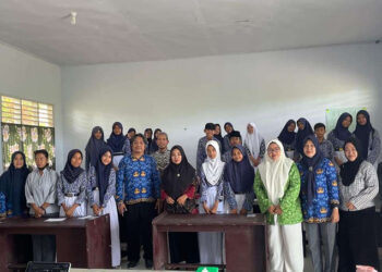 Fatayat NU Touna dan DPD IpeKB Ratolindo Kolaborasi Bentuk SSK dan BRUS, Rabu, 9 /4/2026, di SMP Alkhairaat.