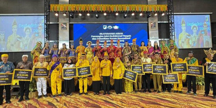 Silaturahmi Akbar Pemangku Adat se-Sulteng. Selasa (14/4/2026).Foto: Prokopim