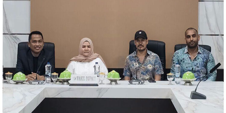 Wakil Bupati Touna, Surya Lapasiri, S.Sos., M.Si., Pimpin  Penandatanganan Dokumen Kesepakatan Bersama Antara Pemkab Touna dan PT Farmsent Energy. Minggu, 19 April 2026