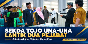Foto : Prosesi pelantikan dan pengambilan sumpah jabatan dua pejabat baru di Ruang Rapat Bupati oleh Sekretaris Daerah Kabupaten Tojo Una-Una, Alfian Matajeng pada Senin (12 Oktober 2026).